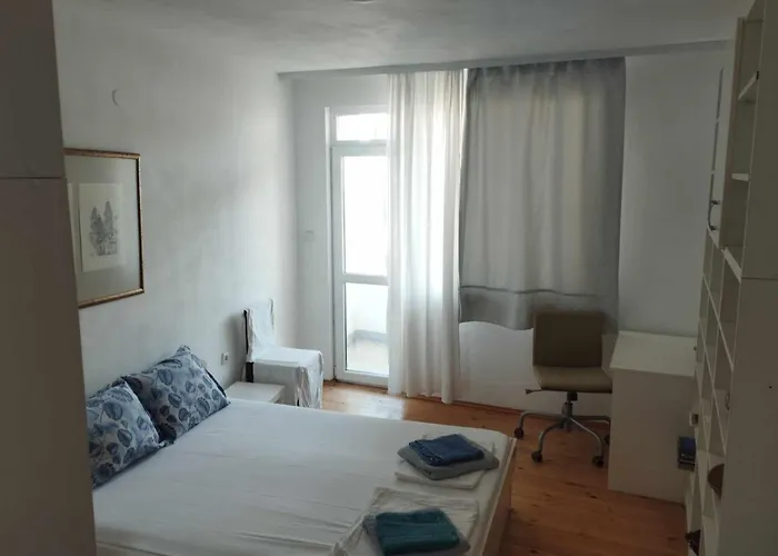 Flora Beach Apartaments